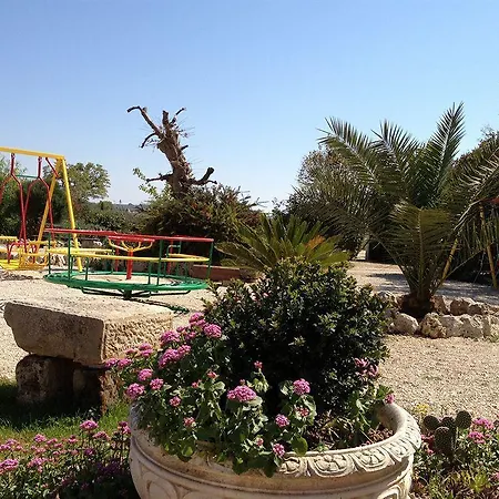 Trullicolarossa Vakantiehuis Alberobello