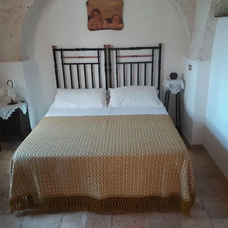 Trullicolarossa Vakantiehuis Alberobello