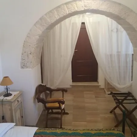 Trullicolarossa Alberobello