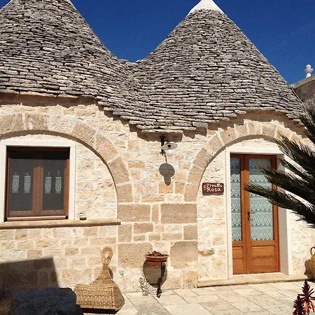 Trullicolarossa * Alberobello